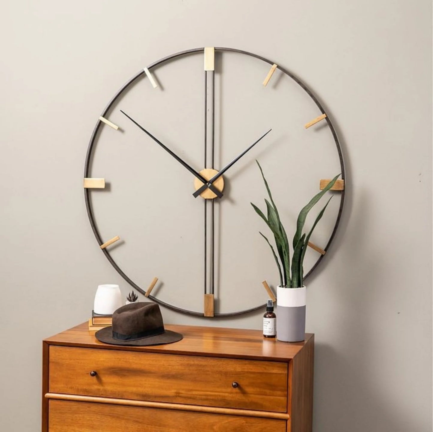 Modern Circular Metal Wall Clock