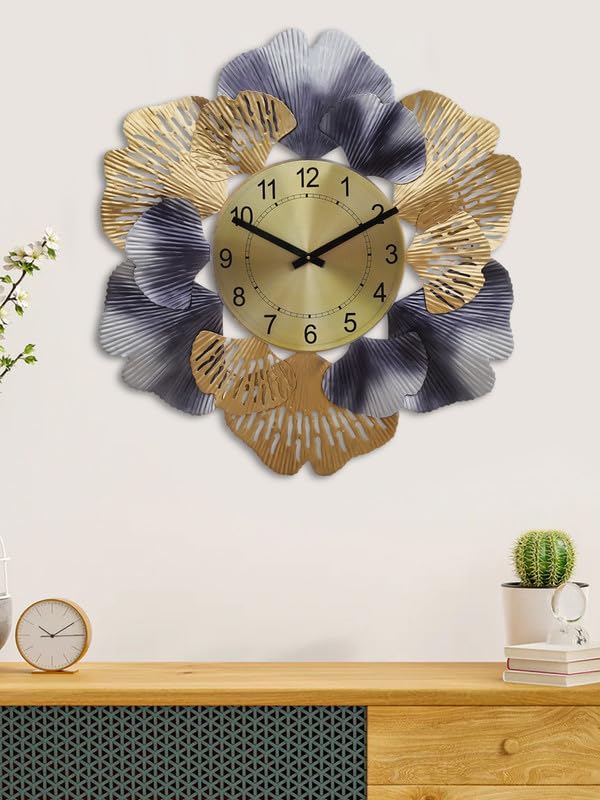 Modern  Metal Wall Clock