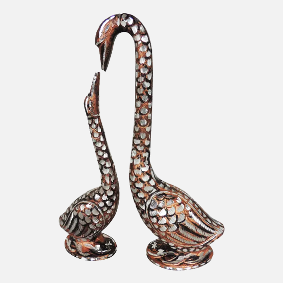 Aluminium Couple Duck Kissing Figurine Standard Copper Finishing