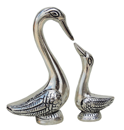 Aluminium Couple Duck Kissing Figurine Standard Silver Finishing